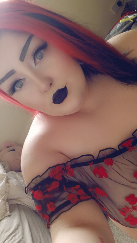 Foto di nudo di fuga di OnlyFans di Naughty Little Lass