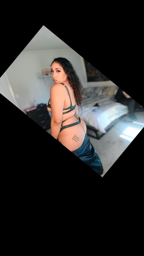 Foto di nudo di fuga di OnlyFans di Kittlez
