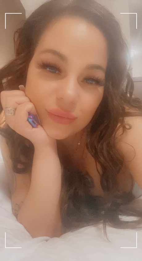 Foto di nudo di fuga di OnlyFans di Luxy