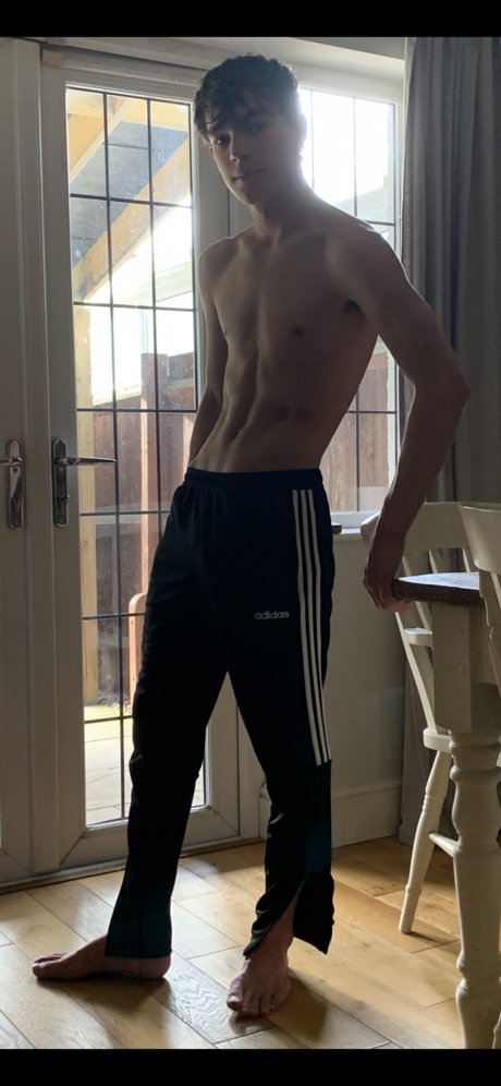 Foto di nudo di fuga di OnlyFans di Mabyenotdylan