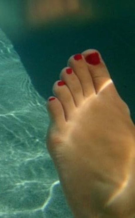 Foto di nudo di fuga di OnlyFans di Little Feet
