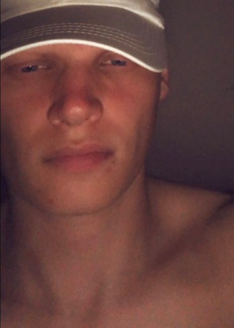 Foto di nudo di fuga di OnlyFans di Chris Daniels