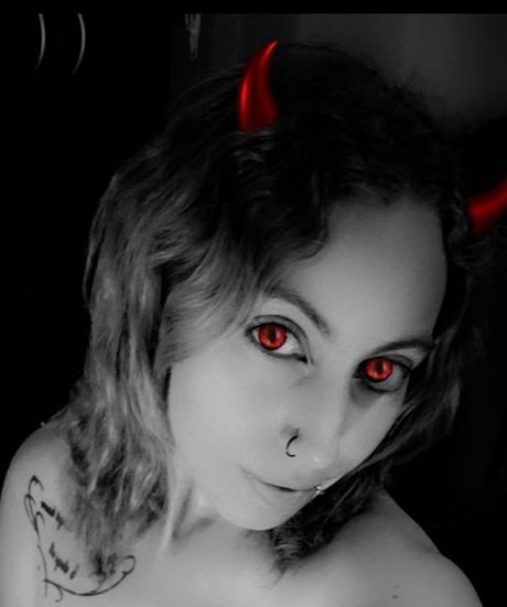 Foto di nudo di fuga di OnlyFans di Karli Venom