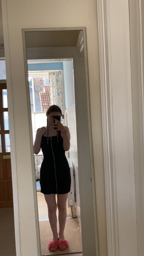 Foto di nudo di fuga di OnlyFans di Hazel