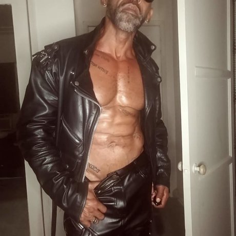 Foto di nudo di fuga di OnlyFans di Mastermou1434689