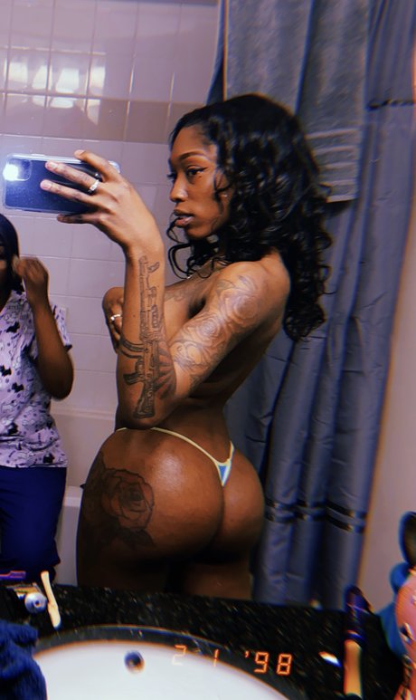 Foto di nudo di fuga di OnlyFans di Clay