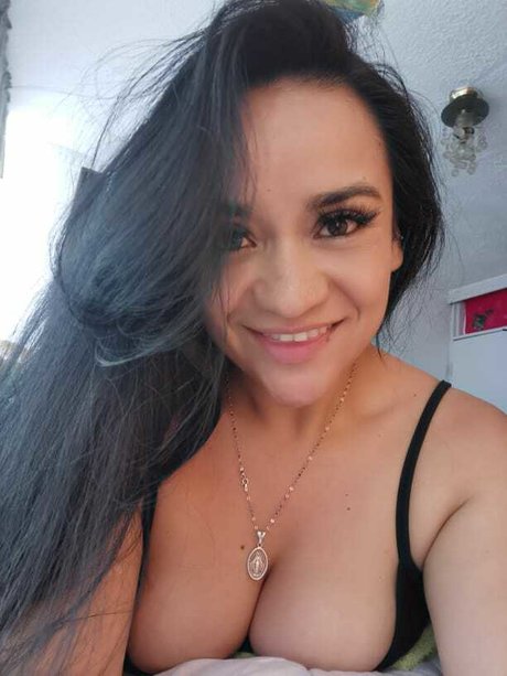 Foto di nudo di fuga di OnlyFans di Angela