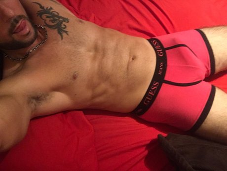 Foto di nudo di fuga di OnlyFans di Yosvani