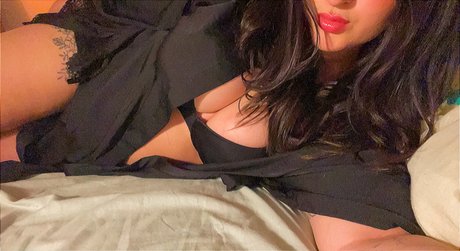Foto di nudo di fuga di OnlyFans di Charlotte