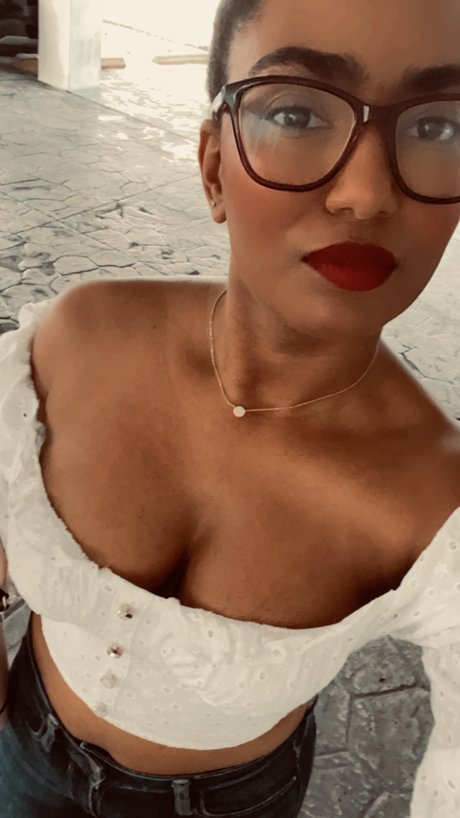 Foto di nudo di fuga di OnlyFans di Stephanie Santana