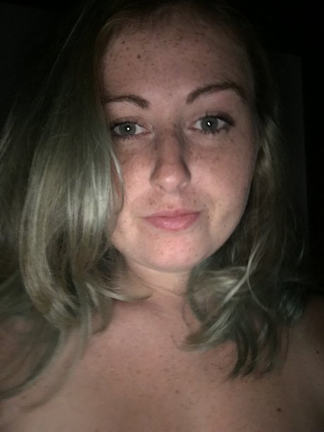 Foto di nudo di fuga di OnlyFans di Kristin