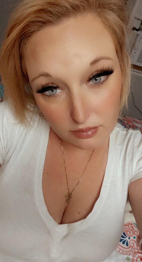 Foto di nudo di fuga di OnlyFans di Stephany