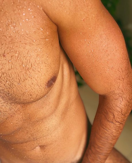Foto di nudo di fuga di OnlyFans di Chris