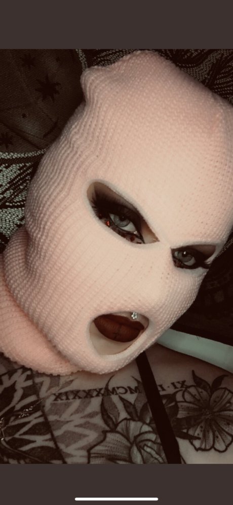 Foto di nudo di fuga di OnlyFans di Mistress