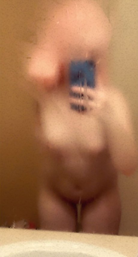 Foto di nudo di fuga di OnlyFans di Eliza