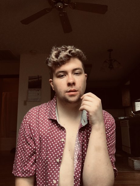 Foto di nudo di fuga di OnlyFans di Bradley
