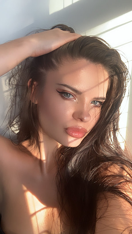 Foto di nudo di fuga di OnlyFans di Valentina Clementine
