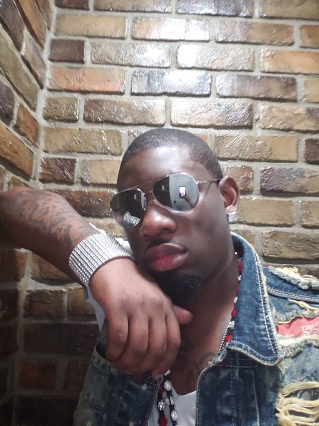Foto di nudo di fuga di OnlyFans di Moses Cochran