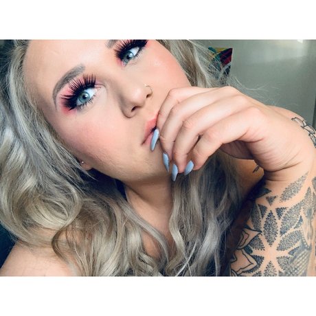 Foto di nudo di fuga di OnlyFans di Darlingitsyou