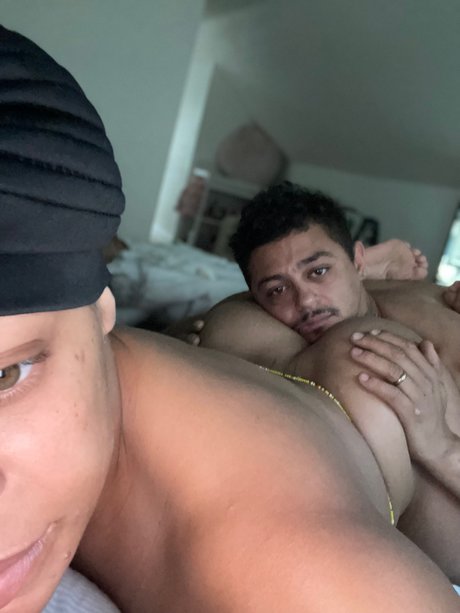 Foto di nudo di fuga di OnlyFans di Marriedtwins