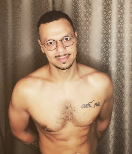 Foto di nudo di fuga di OnlyFans di Mrg