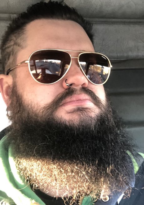 Foto di nudo di fuga di OnlyFans di Mountain Bear