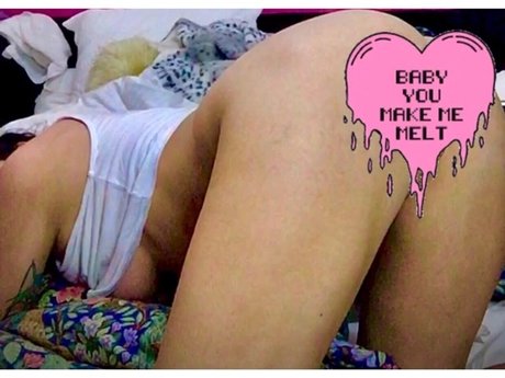 Foto di nudo di fuga di OnlyFans di Lola Storm 