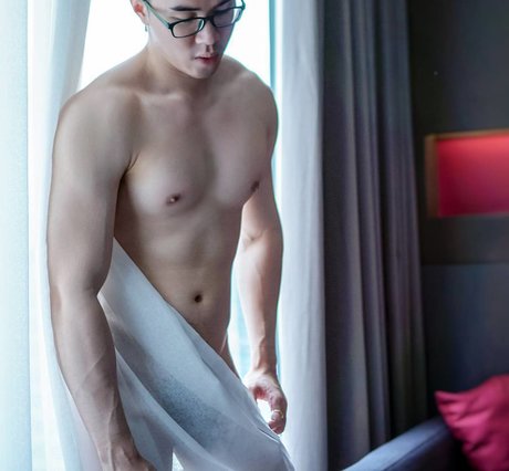 Foto di nudo di fuga di OnlyFans di Mnslx