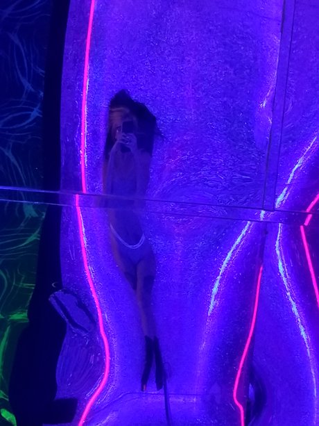 Foto di nudo di fuga di OnlyFans di Mixie Marie 