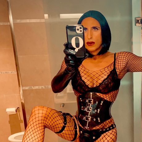 Foto di nudo di fuga di OnlyFans di Mistress Q
