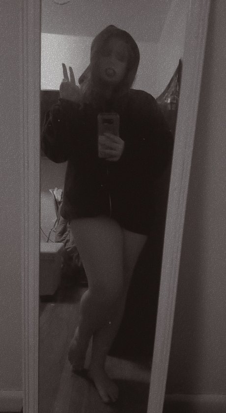 Foto di nudo di fuga di OnlyFans di Milly Charlotte Rose