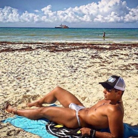 Foto di nudo di fuga di OnlyFans di Andres Velez