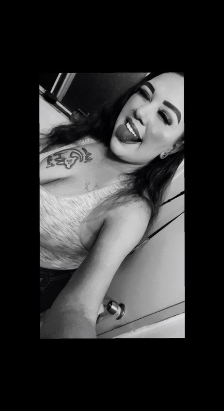 Foto di nudo di fuga di OnlyFans di Mixedmami55
