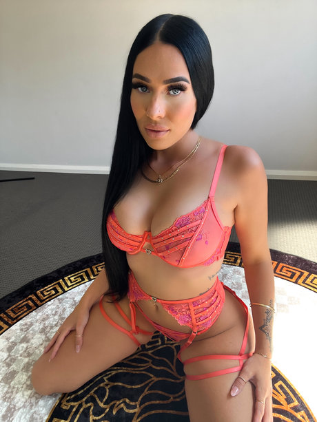Foto di nudo di fuga di OnlyFans di Montana