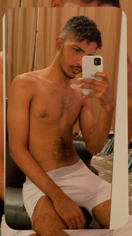 Foto di nudo di fuga di OnlyFans di Salomao Lopes