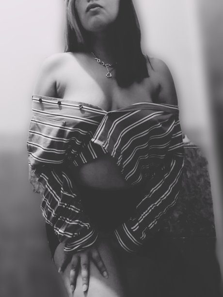 Foto di nudo di fuga di OnlyFans di Renata