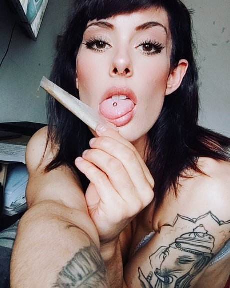 Foto di nudo di fuga di OnlyFans di Stoned Afrodita