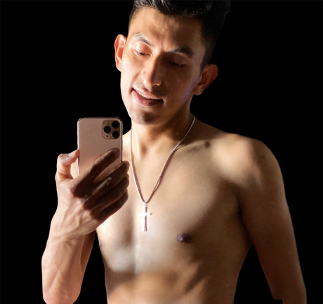 Foto di nudo di fuga di OnlyFans di Adolfo A G