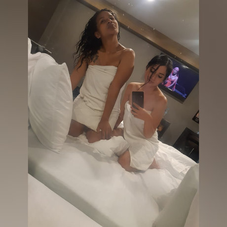 Foto di nudo di fuga di OnlyFans di Jazmin 