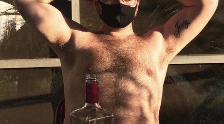 Foto di nudo di fuga di OnlyFans di James
