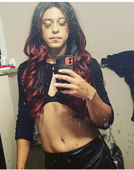 Foto di nudo di fuga di OnlyFans di Mikah