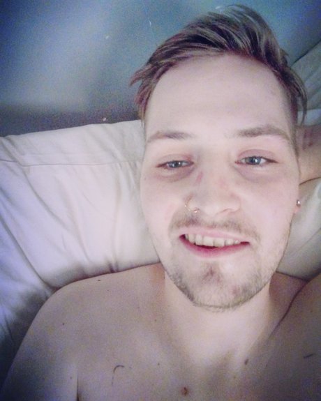 Foto di nudo di fuga di OnlyFans di Xakximhunglookin4fun