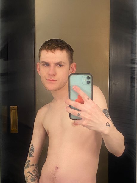 Foto di nudo di fuga di OnlyFans di D