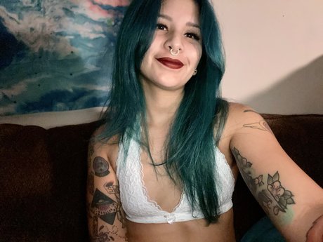 Foto di nudo di fuga di OnlyFans di Nova