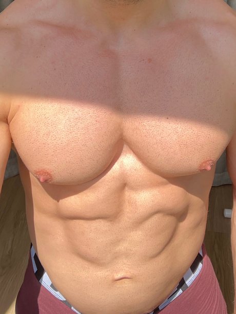 Foto di nudo di fuga di OnlyFans di Nathan Kolt