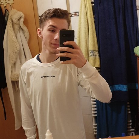Foto di nudo di fuga di OnlyFans di Nick