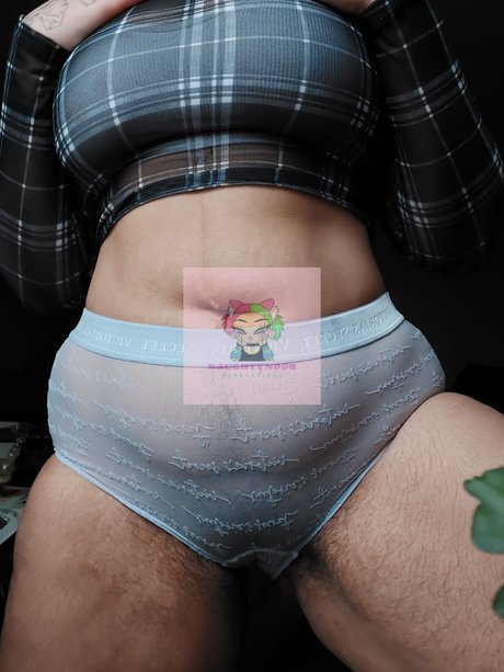 Foto di nudo di fuga di OnlyFans di Naughtynoor