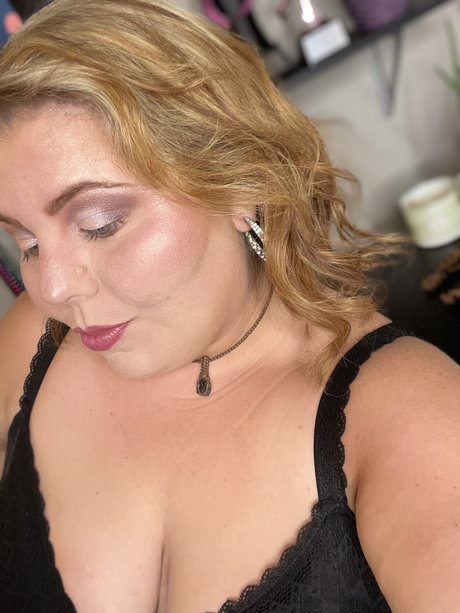 Foto di nudo di fuga di OnlyFans di Naughtynicolelee