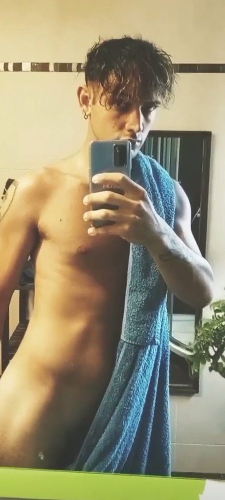 Foto di nudo di fuga di OnlyFans di Yu Xl