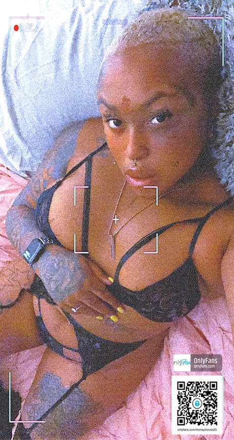 Foto di nudo di fuga di OnlyFans di Moneymoves20